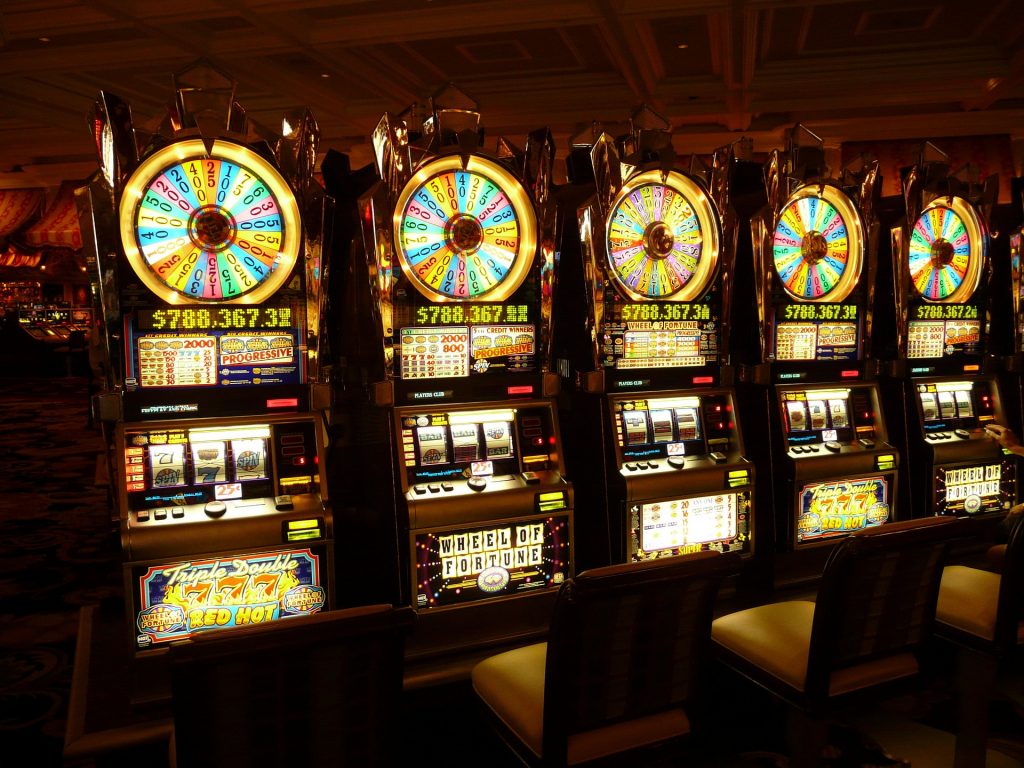 Slot machines with progressive jackpot